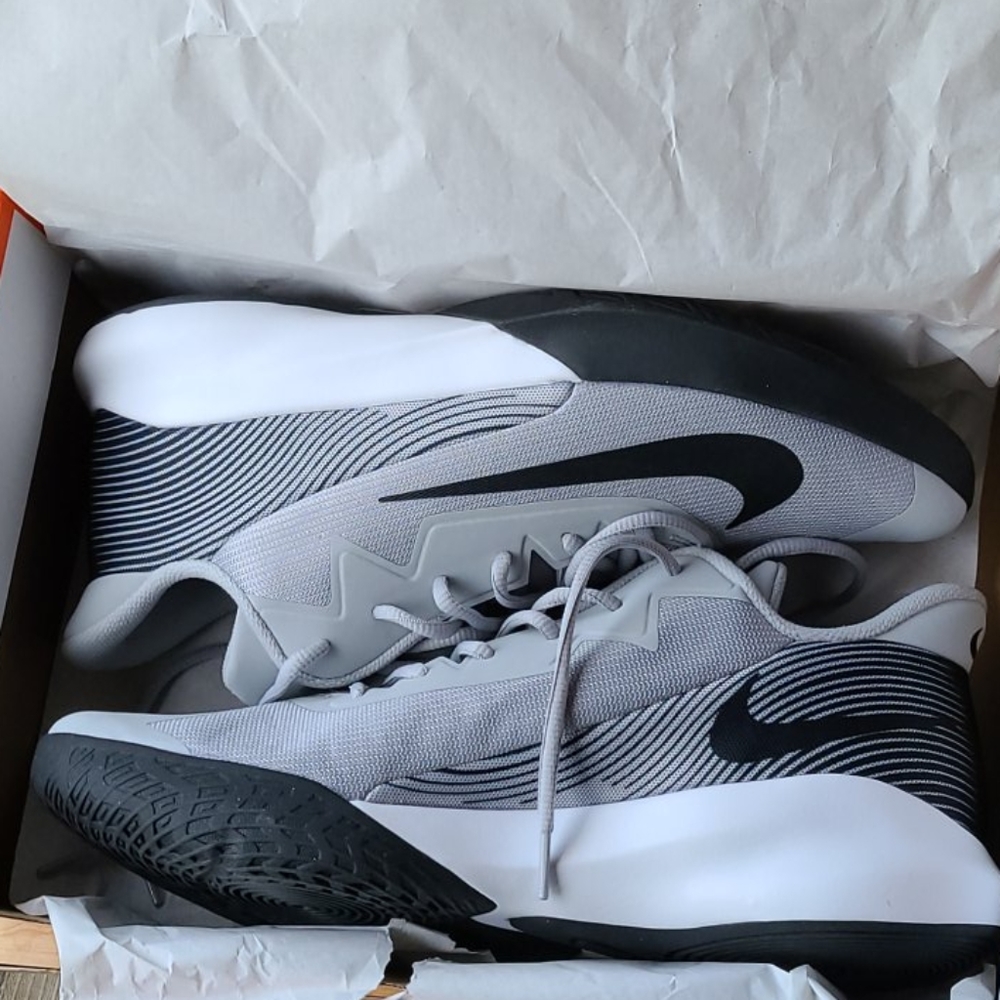 Nike Grey basketball shoes Size 11.5